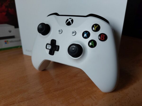 Consola Xbox One S 1TB Blanca - Imagen 2