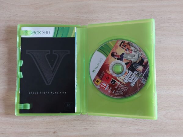 Grand Theft Auto V (En muy buen estado, disco con ligeras marcas de uso) - Imagen 5